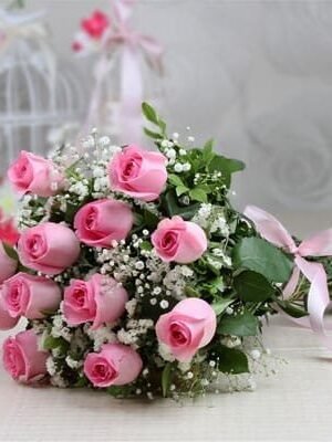 12 Sweet Pink Roses Bunch