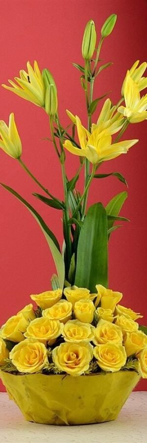 20 Yellow Roses & 2 Stems Lilies