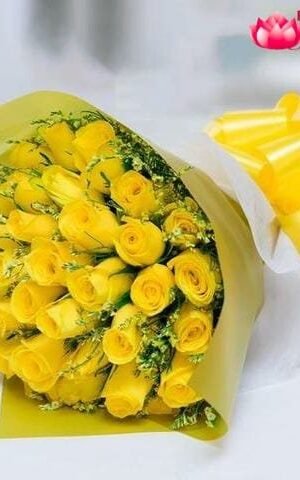 30 Bright Yellow Roses Bouquet