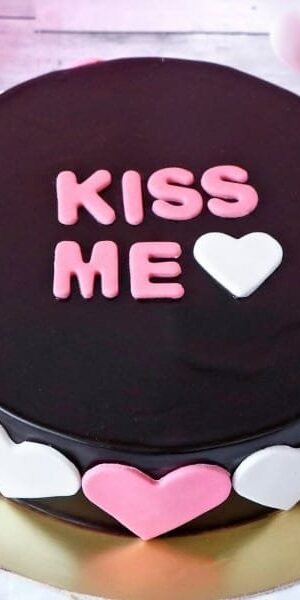 Fondant Heart Chocolate Cake - 1 Kg