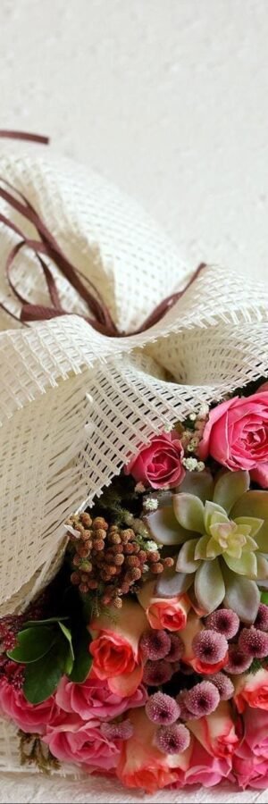 Mixed Roses & Pink Daisies Bouquet
