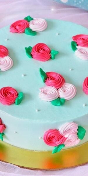 Roses & Pearls Chocolate Cake (Half Kg)